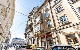 Апартаменти на Театральній